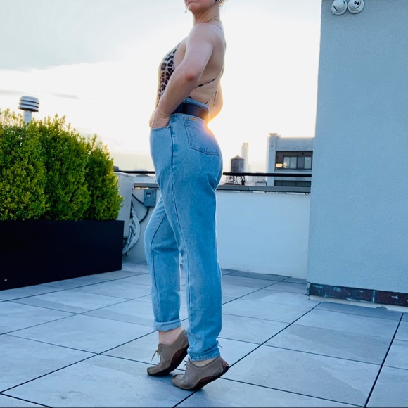 JORDACHE Vintage 80s Light Wash High Tapered Blue Jeans - Picture 11 of 17